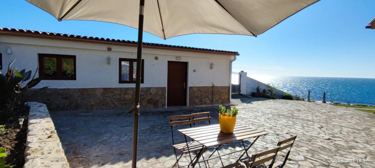 A Guaira, fantástico apartamento al borde del mar Oia Exterior foto
