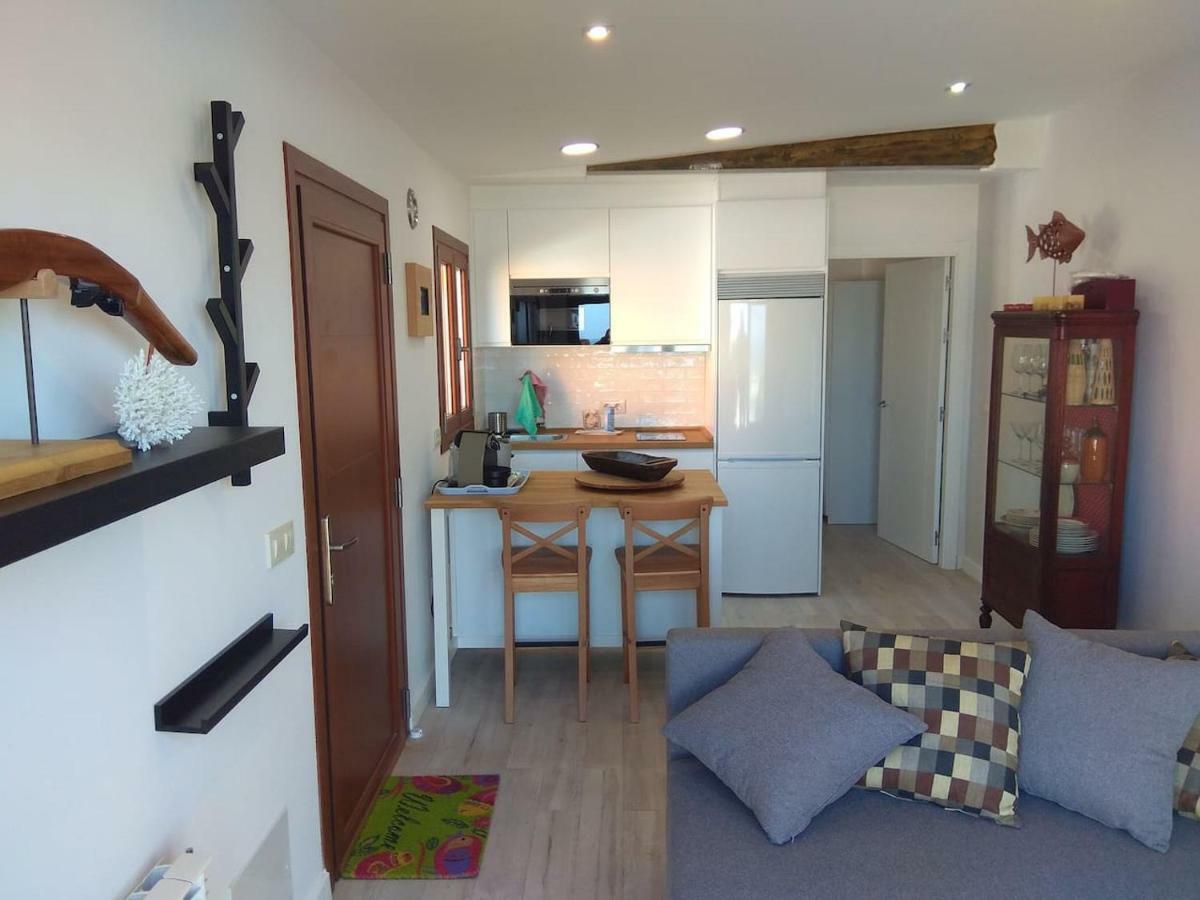 A Guaira, fantástico apartamento al borde del mar Oia Exterior foto